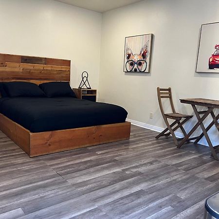 Beautiful Studio In North Inglewood ロサンゼルス エクステリア 写真