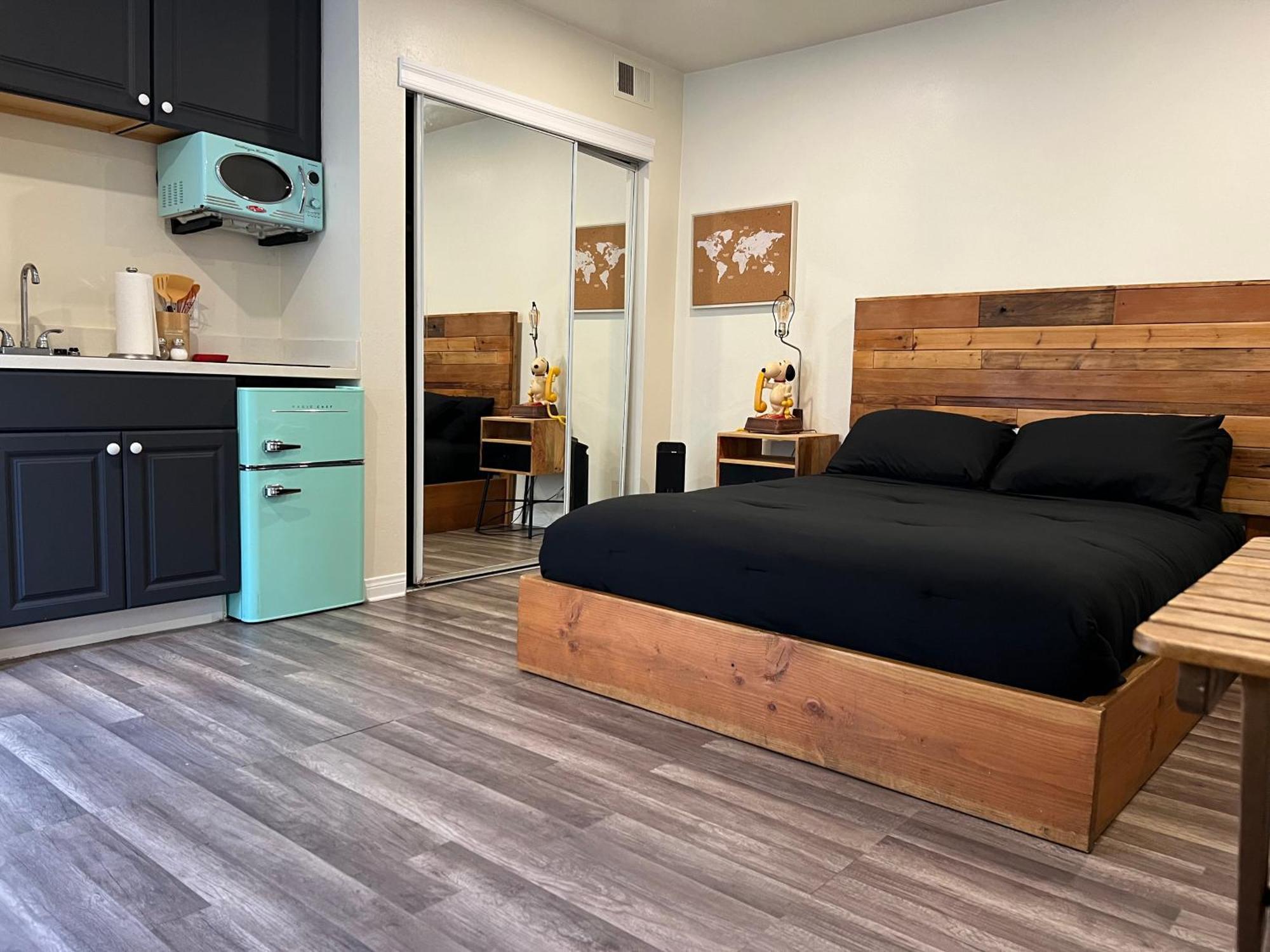 Beautiful Studio In North Inglewood ロサンゼルス エクステリア 写真